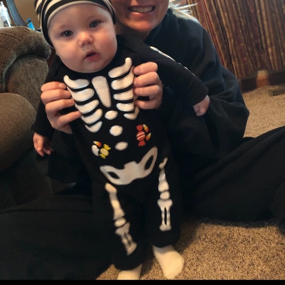 Infants 6-9M Black & White Long Sleeve Fun Skeleton Costume w/ Snap Legs, EUC - Picture 7 of 7